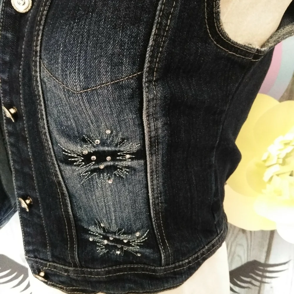 Vest Miss jeanius jeans  size  small girl's color blue dark with embellished New